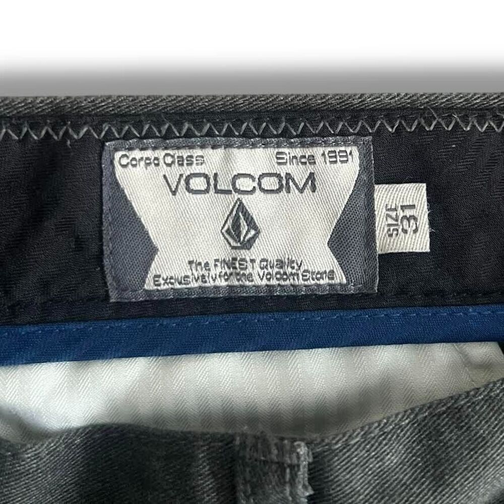 Volcom Shorts Mens Size 31 Gray Chino Flat Front True To This Walking Casual - Picture 2 of 15
